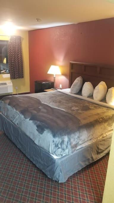 Hotel 2 Queen Beds Hotel Room 212 Booking Stillwater Eksteriør bilde